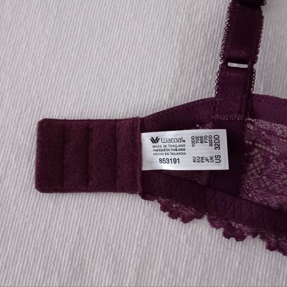 NWOT Wacoal Embrace Lace T-Shirt Bra, size 32DD - Picture 14 of 15